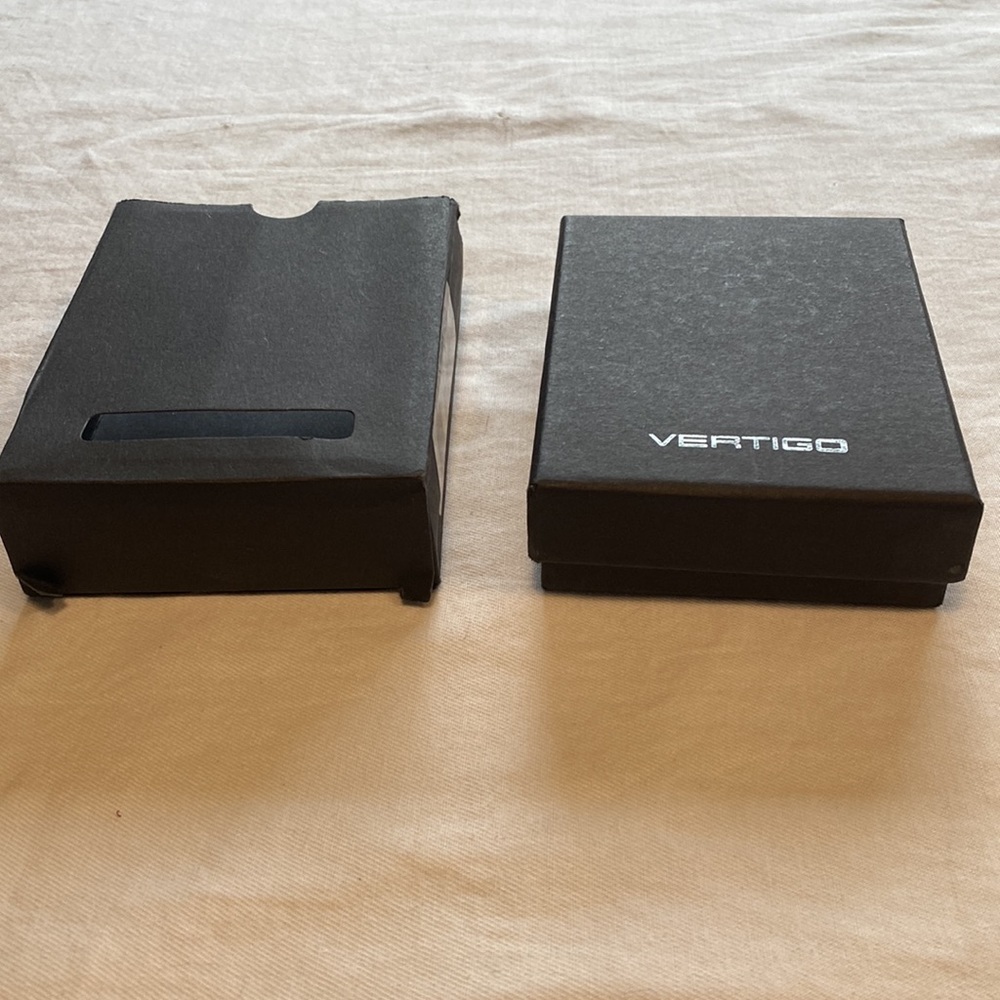 Vertigo Box - Picture 3 of 6